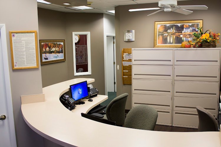 Berwyn Oral Surgery and Implant Center – Dr. Hugh Marchmont-Robinson DDS