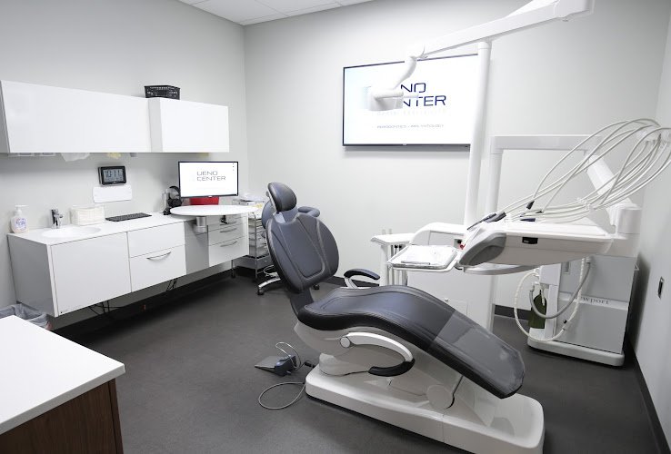 Ueno Center Dental Specialists