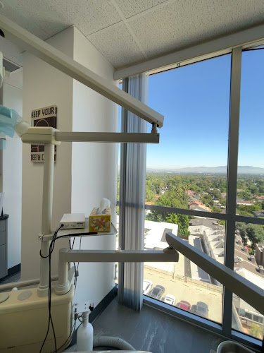 ENCINO SMILE MAKEOVER