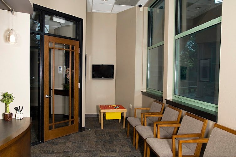 Dr. Alan G. Chui, DDS