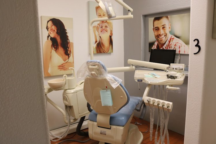 Dr. Deza Rolando DDS