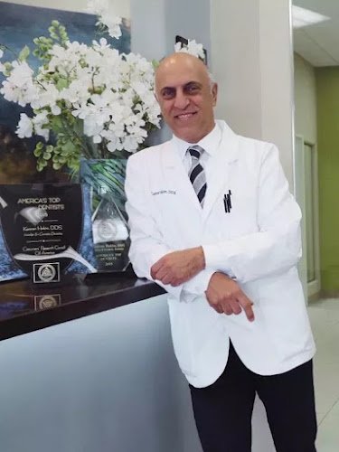Kamran Hakim, DDS