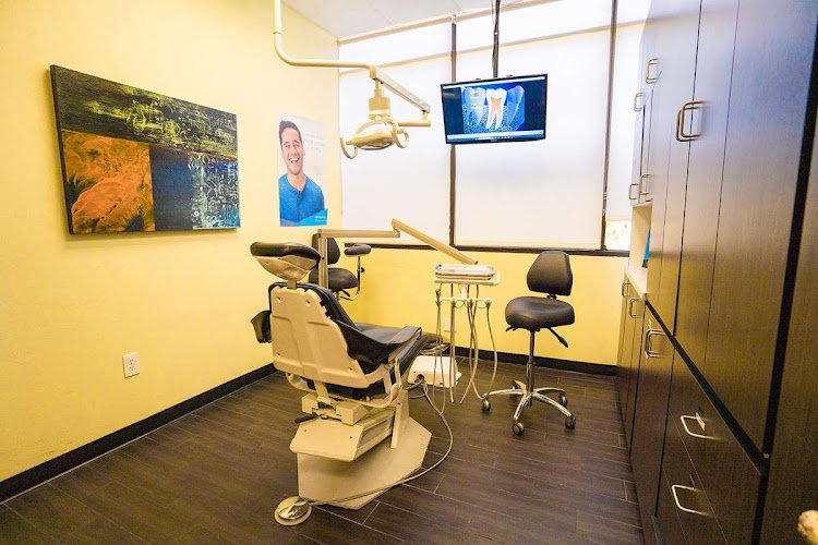 Tustin Smiles / Dental care: Tustin
