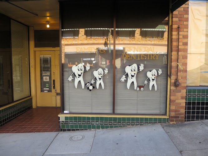 Yarris Douglas M DDS