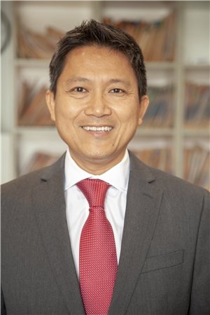 Easy Dental: Michael Tran, DMD