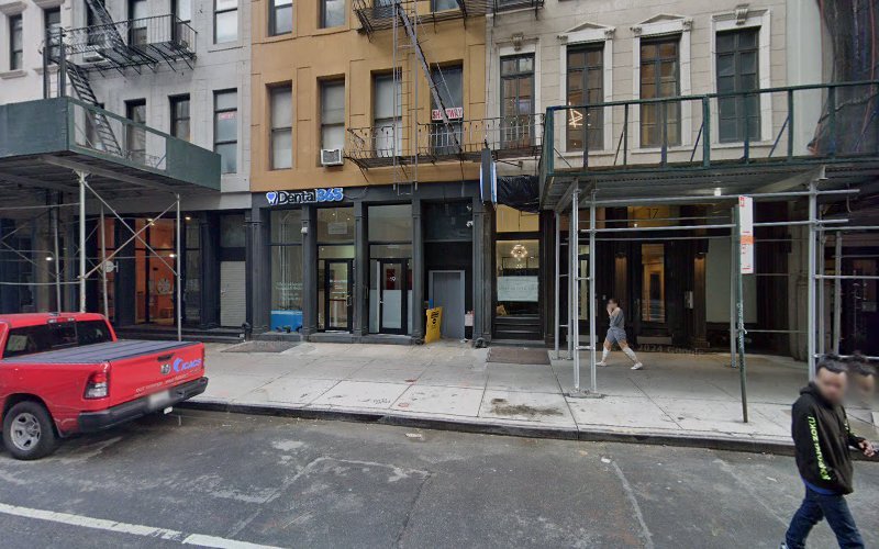 Dr. Cynthia Gomez – Periodontist