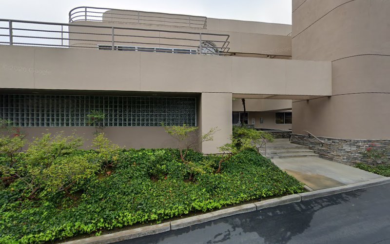 Dr Robert Ferdowsmakan, MD, DMD