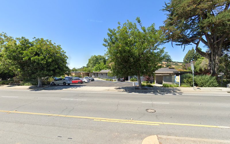 Comprehensive Periodontics & Dental Implants Dr. Patrick Goroski Dr. Caroline Arceo