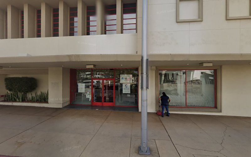 Dr. Dennis R. Hunt, DDS