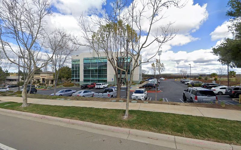 Dr. Roberto J. Deloso, DDS