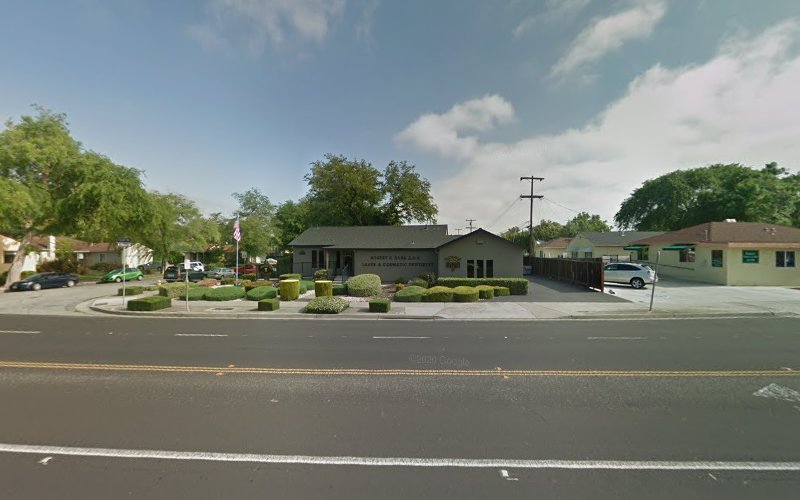 Dr. Robert E. Barr, DDS