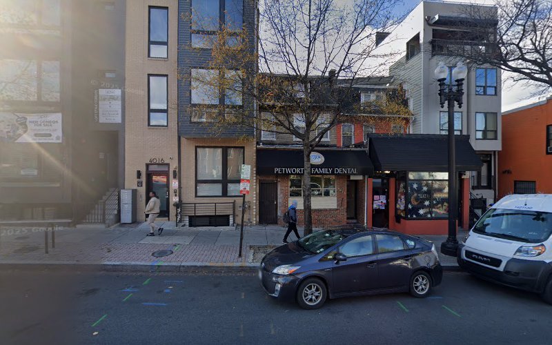 Dr. Maury Branch III, DDS