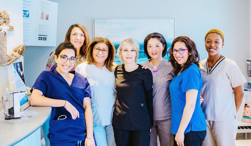 NovaPerio Dr. Sperling & Dr. Yu, Periodontology and Dental Implant Surgery.