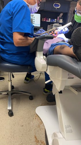 CjMKL1NuYXBjaGF0LzEzLjkuMC40MCAoaVBob25lMTQsNTsgaU9TIDE4LjA7IGd6aXApIAI=