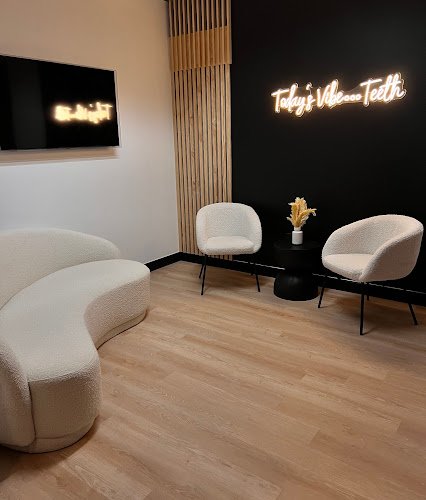 Gloss Dentistry at Greenway