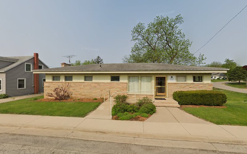 Dr. Zachary Mccallum