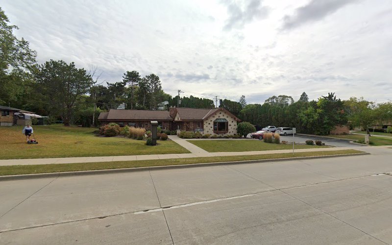 Holzhauer Daniel A DDS